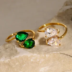 Fashion ring set.